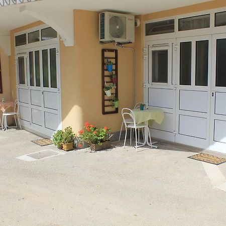 Rooms & Studio Bellina Skradin Esterno foto