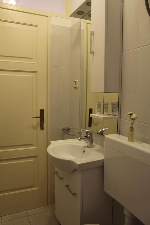 Rooms & Studio Bellina Skradin Esterno foto