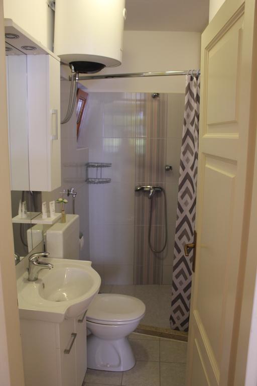 Rooms & Studio Bellina Skradin Esterno foto
