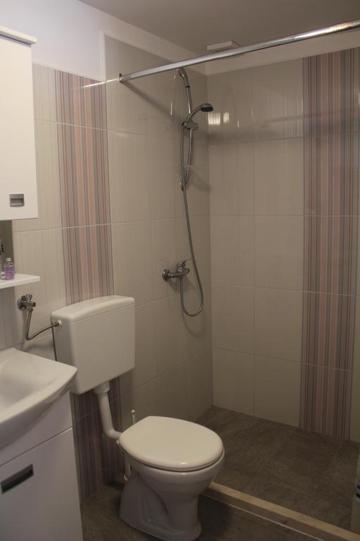 Rooms & Studio Bellina Skradin Esterno foto